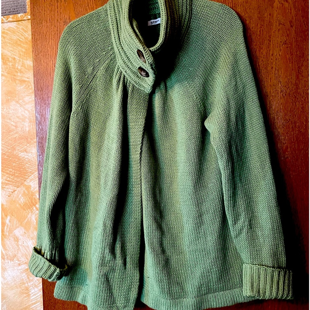 Selling Brand New “Old Navy” Sweater. Size:XL. Color Green